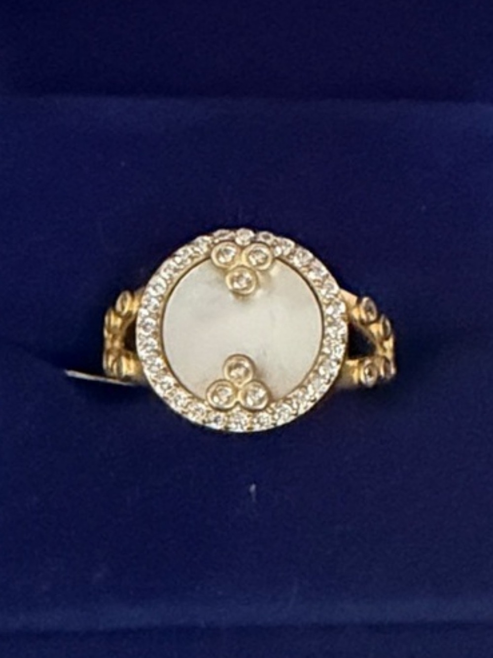 Gold and White Mother-of-Pearl Circle Ring